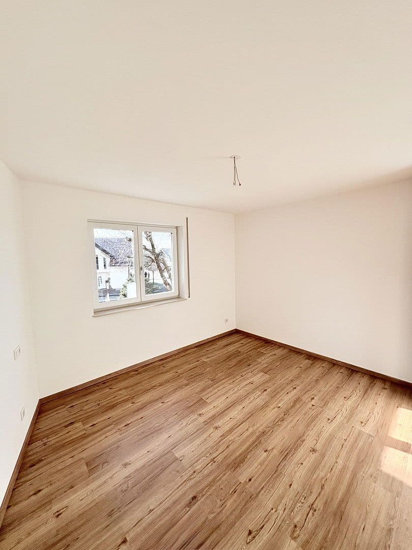 Pronájem domu 135 m², pozemek 1.300 m², Dürrlauingen, Bavorsko Pronájem domu 135 m², pozemek 1.300 m², Dürrlauingen, Bavorsko