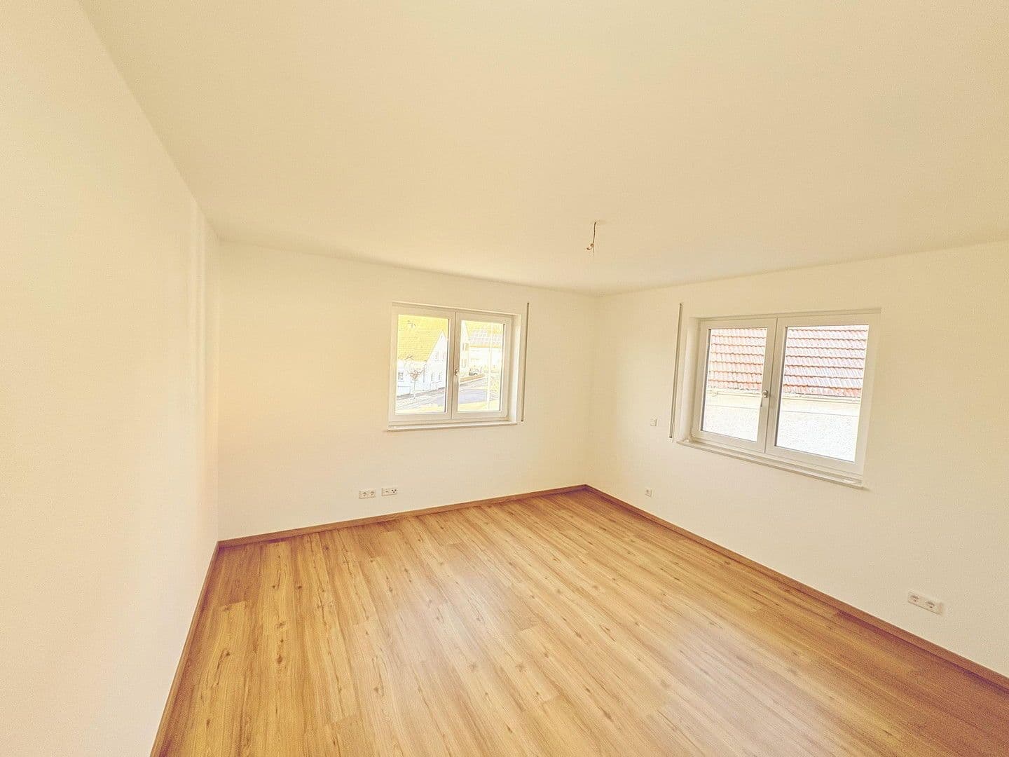 Pronájem domu 135 m², pozemek 1.300 m², Dürrlauingen, Bavorsko Pronájem domu 135 m², pozemek 1.300 m², Dürrlauingen, Bavorsko