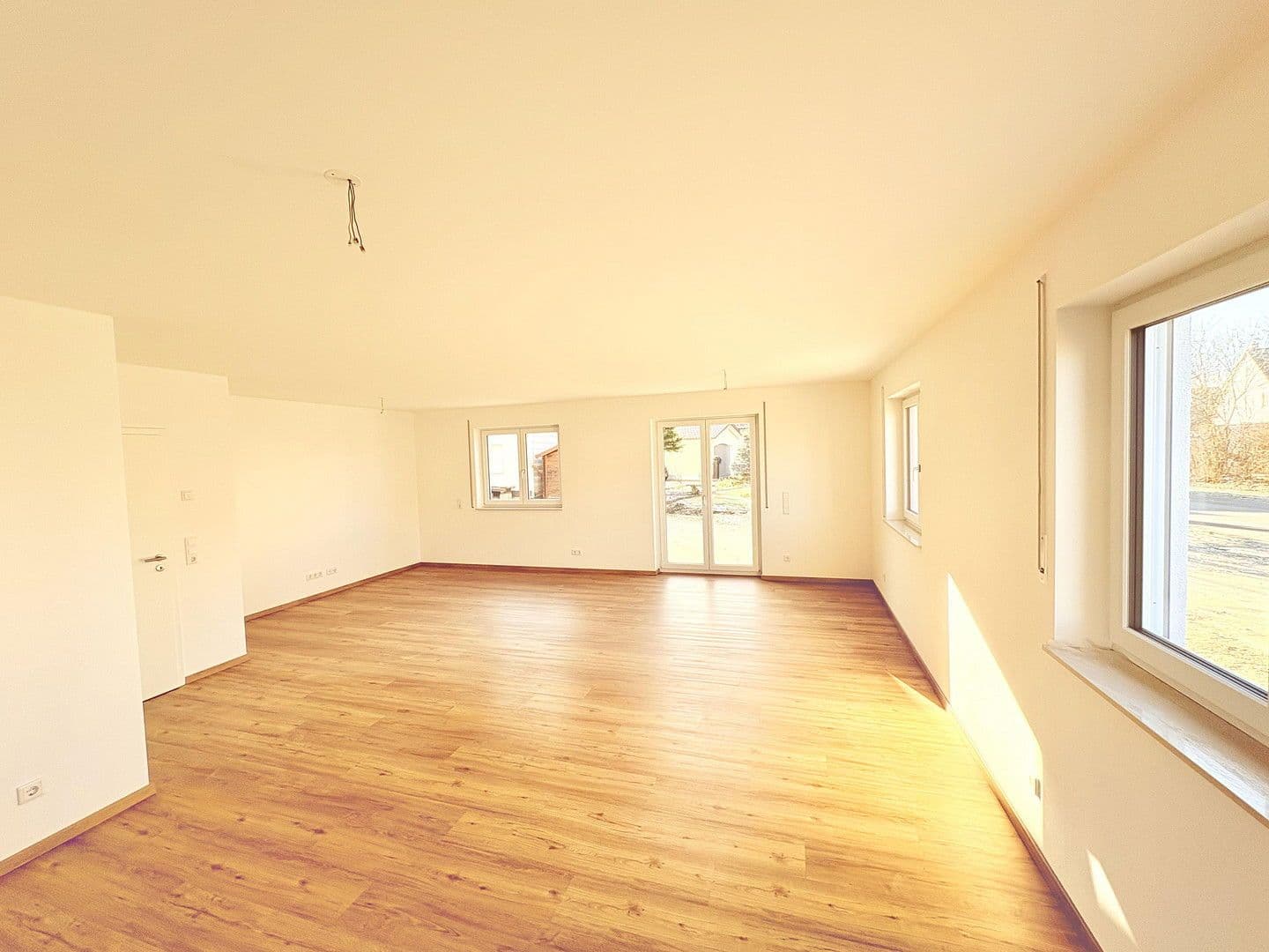 Pronájem domu 135 m², pozemek 1.300 m², Dürrlauingen, Bavorsko Pronájem domu 135 m², pozemek 1.300 m², Dürrlauingen, Bavorsko