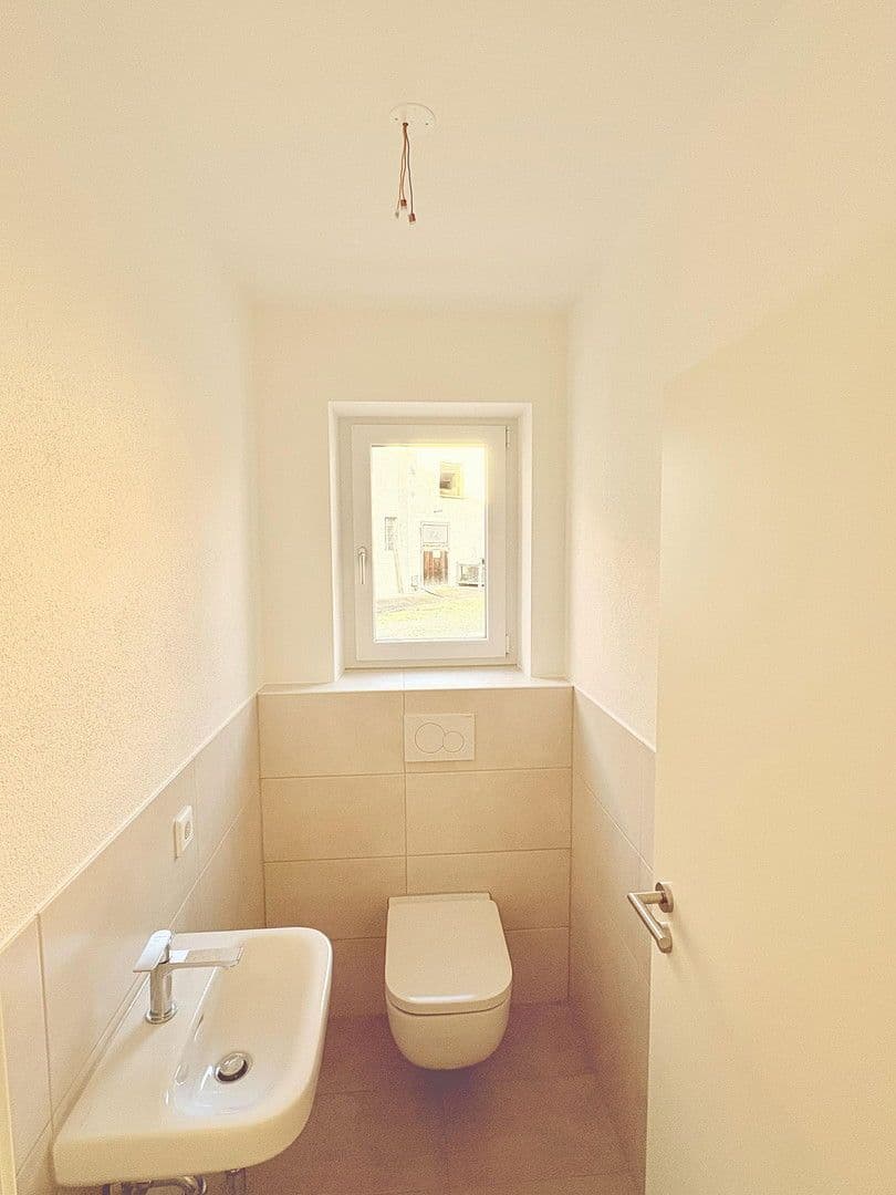 Pronájem domu 135 m², pozemek 1.300 m², Dürrlauingen, Bavorsko Pronájem domu 135 m², pozemek 1.300 m², Dürrlauingen, Bavorsko