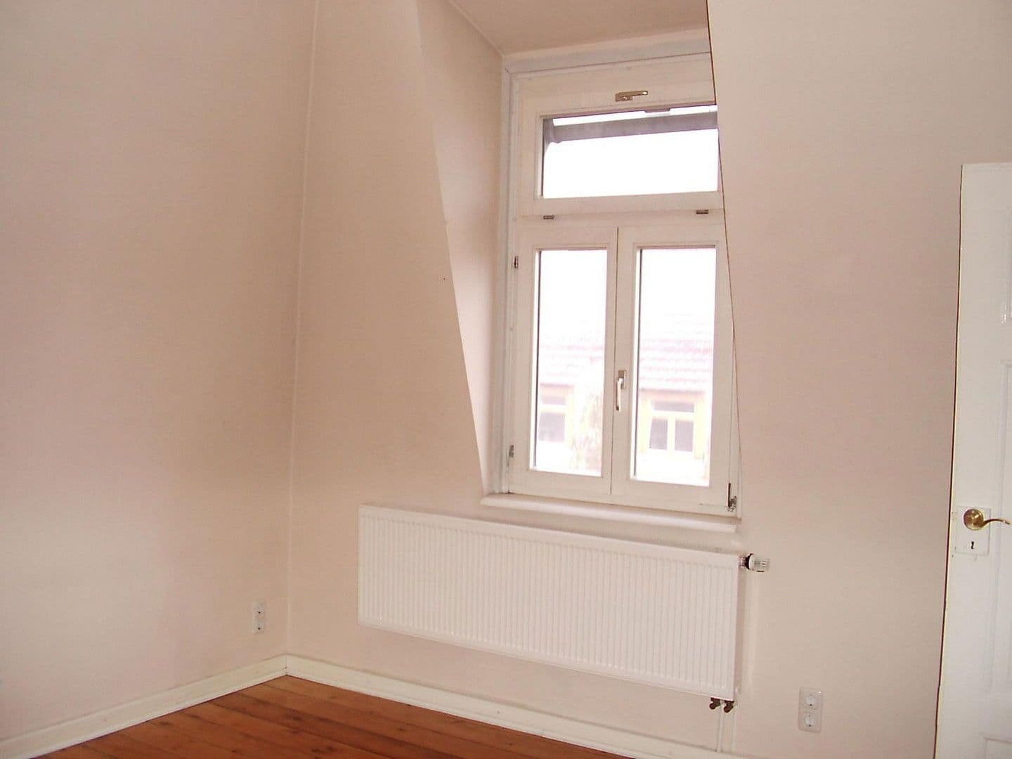 Pronájem bytu 4+1 84 m², Brucknerstraße 15, Weimar, Durynsko Pronájem bytu 4+1 84 m², Brucknerstraße 15, Weimar, Durynsko