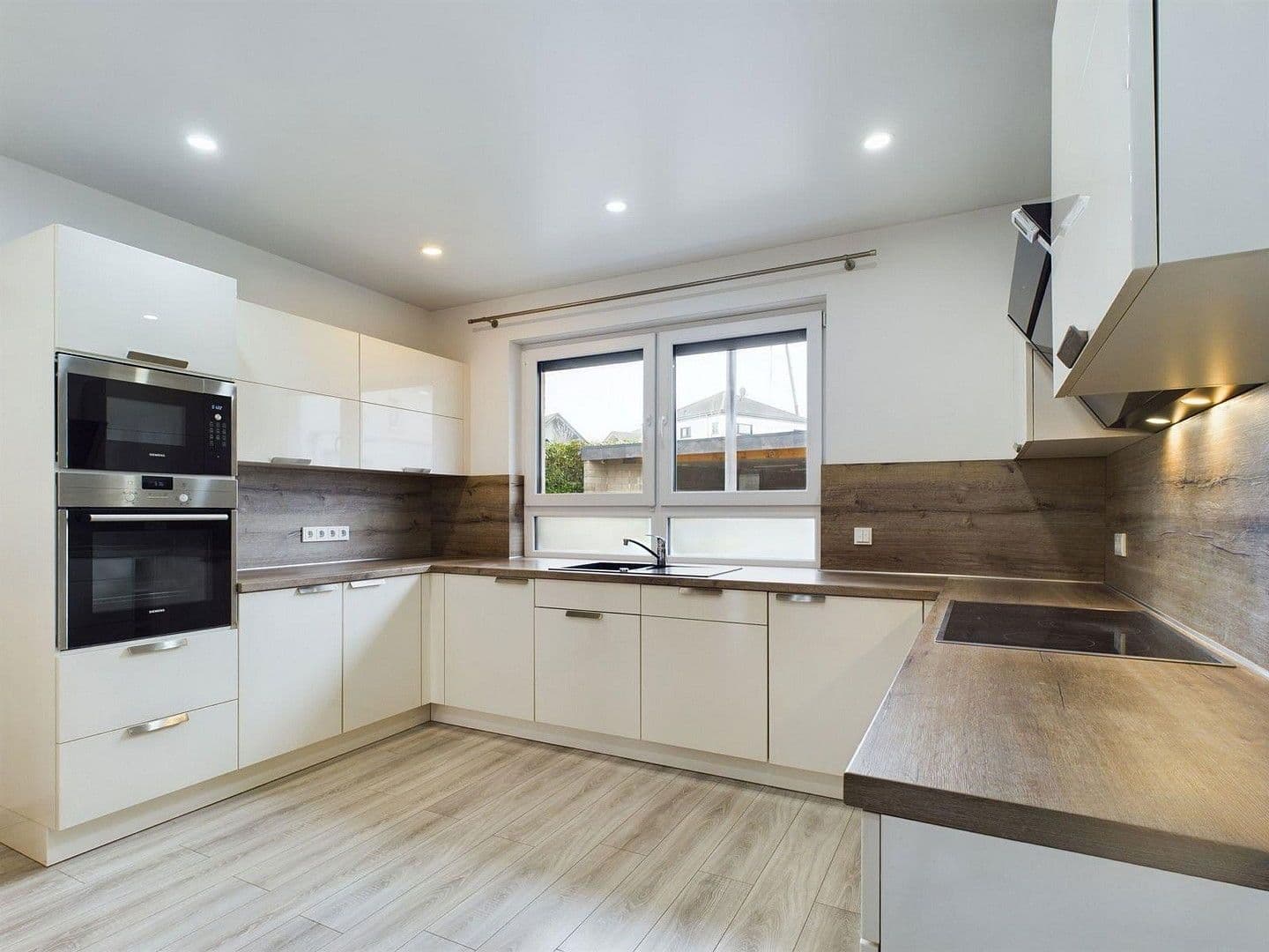 Prodej domu 182 m², pozemek 802 m², Konken, Porýní-Falc Prodej domu 182 m², pozemek 802 m², Konken, Porýní-Falc