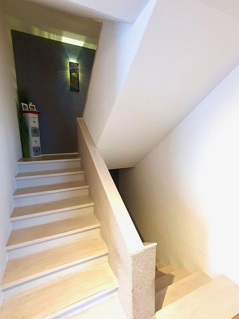 Prodej domu 220 m², pozemek 338 m², Baltmannsweiler, Bádensko-Württembersko Prodej domu 220 m², pozemek 338 m², Baltmannsweiler, Bádensko-Württembersko