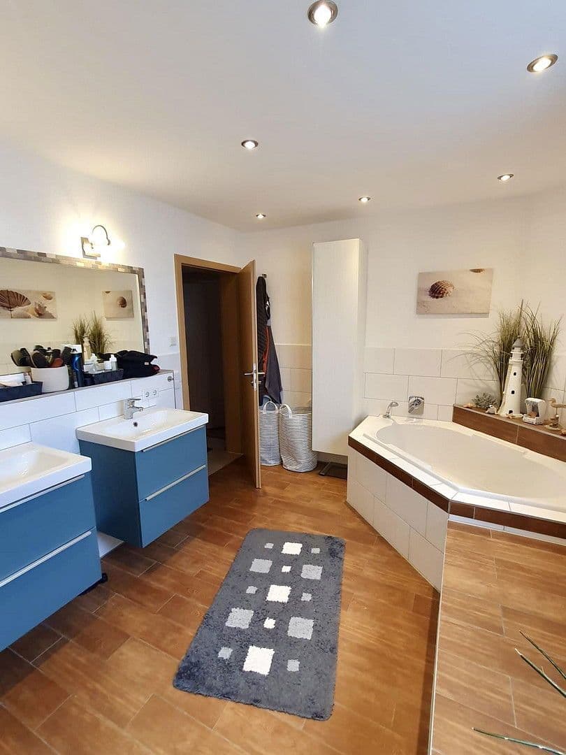 Prodej domu 220 m², pozemek 338 m², Baltmannsweiler, Bádensko-Württembersko Prodej domu 220 m², pozemek 338 m², Baltmannsweiler, Bádensko-Württembersko