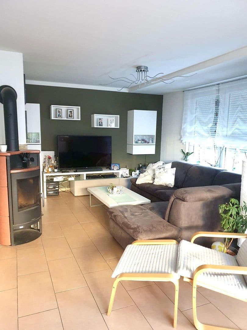 Prodej domu 220 m², pozemek 338 m², Baltmannsweiler, Bádensko-Württembersko Prodej domu 220 m², pozemek 338 m², Baltmannsweiler, Bádensko-Württembersko