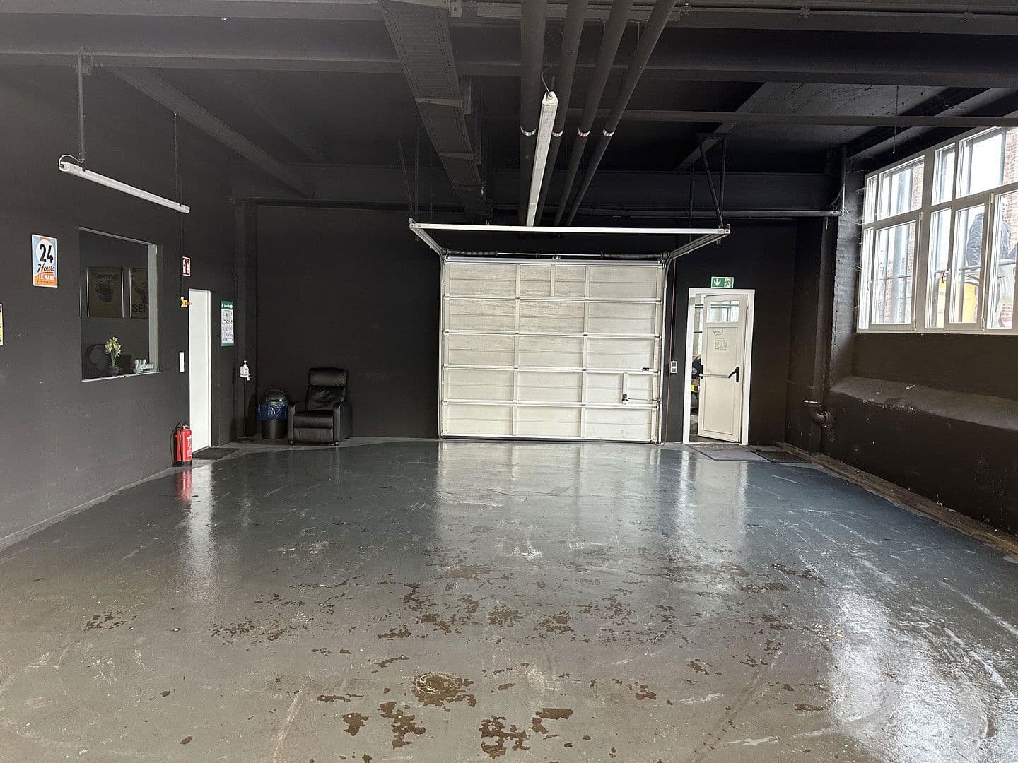 Pronájem nebytového prostoru 323 m², Wiescherstrasse 11b, Wuppertal, Severní Porýní-Vestfálsko Pronájem nebytového prostoru 323 m², Wiescherstrasse 11b, Wuppertal, Severní Porýní-Vestfálsko