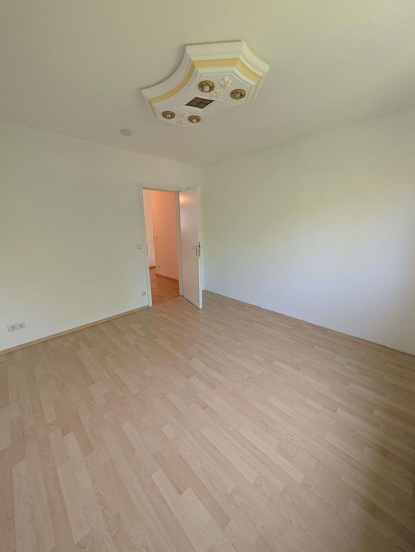 Pronájem bytu 5+1 104 m², Ingolstädter Straße 209, München, Bavorsko Pronájem bytu 5+1 104 m², Ingolstädter Straße 209, München, Bavorsko