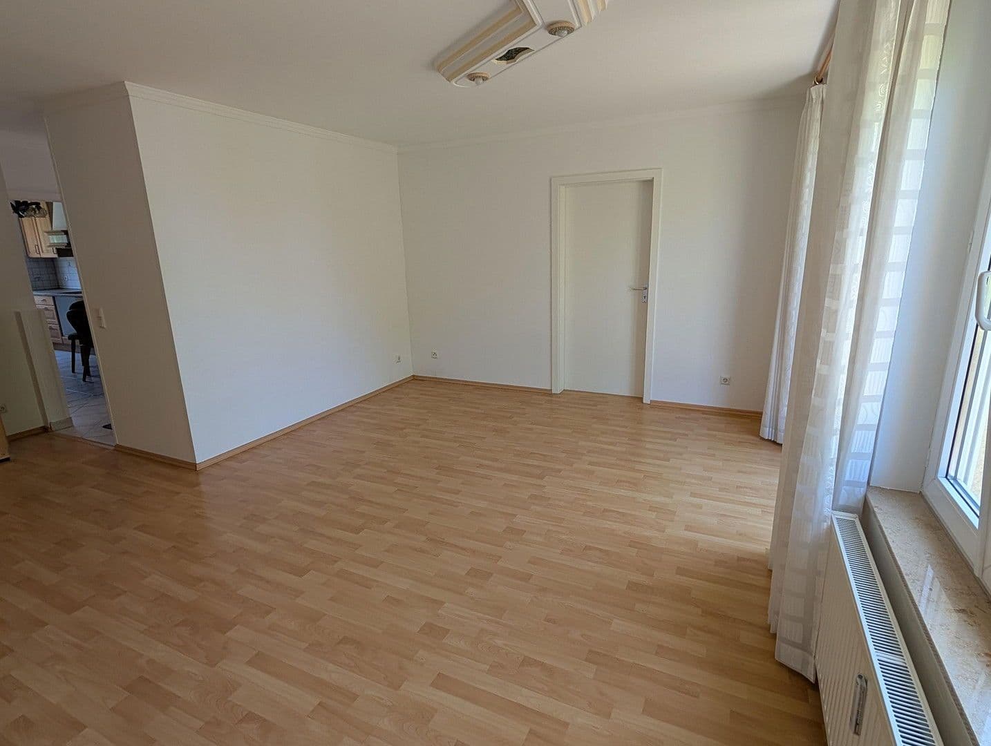 Pronájem bytu 5+1 104 m², Ingolstädter Straße 209, München, Bavorsko Pronájem bytu 5+1 104 m², Ingolstädter Straße 209, München, Bavorsko