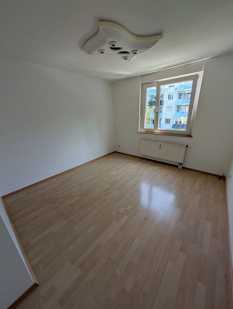 Pronájem bytu 5+1 104 m², Ingolstädter Straße 209, München, Bavorsko Pronájem bytu 5+1 104 m², Ingolstädter Straße 209, München, Bavorsko