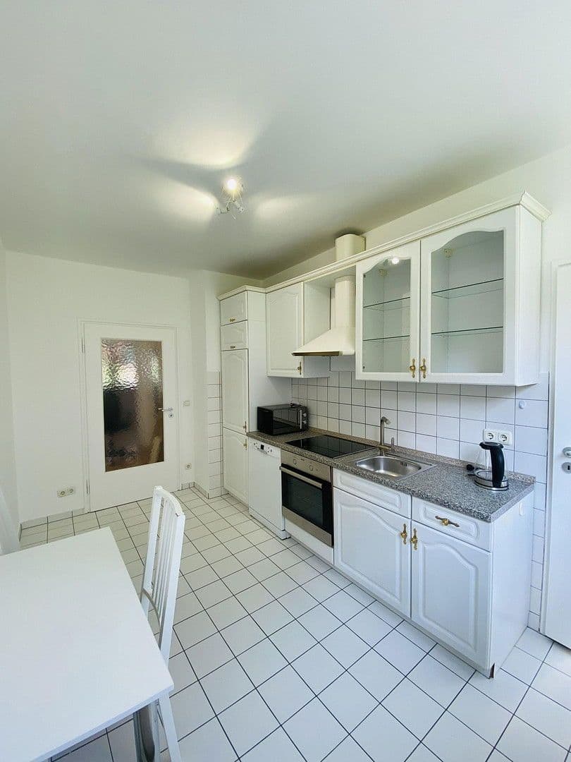 Pronájem bytu 1+1 80 m², Gentzstr, München, Bavorsko Pronájem bytu 1+1 80 m², Gentzstr, München, Bavorsko