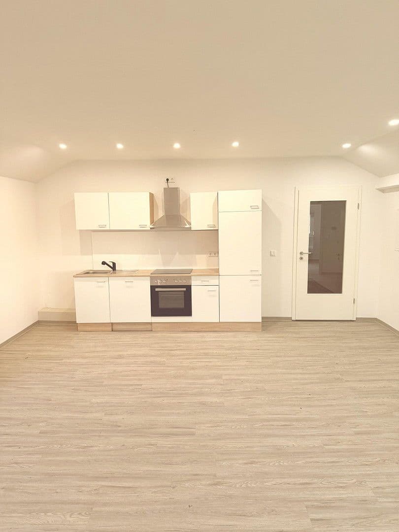 Pronájem bytu 4+kk 155 m², Hintere Dorfstraße 27, Sulzbach am Main, Bavorsko Pronájem bytu 4+kk 155 m², Hintere Dorfstraße 27, Sulzbach am Main, Bavorsko