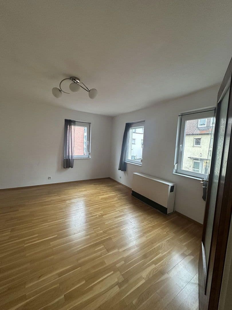 Pronájem domu 128 m², pozemek 71 m², Stuttgart, Bádensko-Württembersko Pronájem domu 128 m², pozemek 71 m², Stuttgart, Bádensko-Württembersko