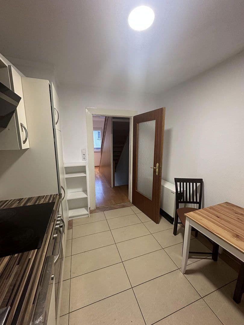 Pronájem domu 128 m², pozemek 71 m², Stuttgart, Bádensko-Württembersko Pronájem domu 128 m², pozemek 71 m², Stuttgart, Bádensko-Württembersko