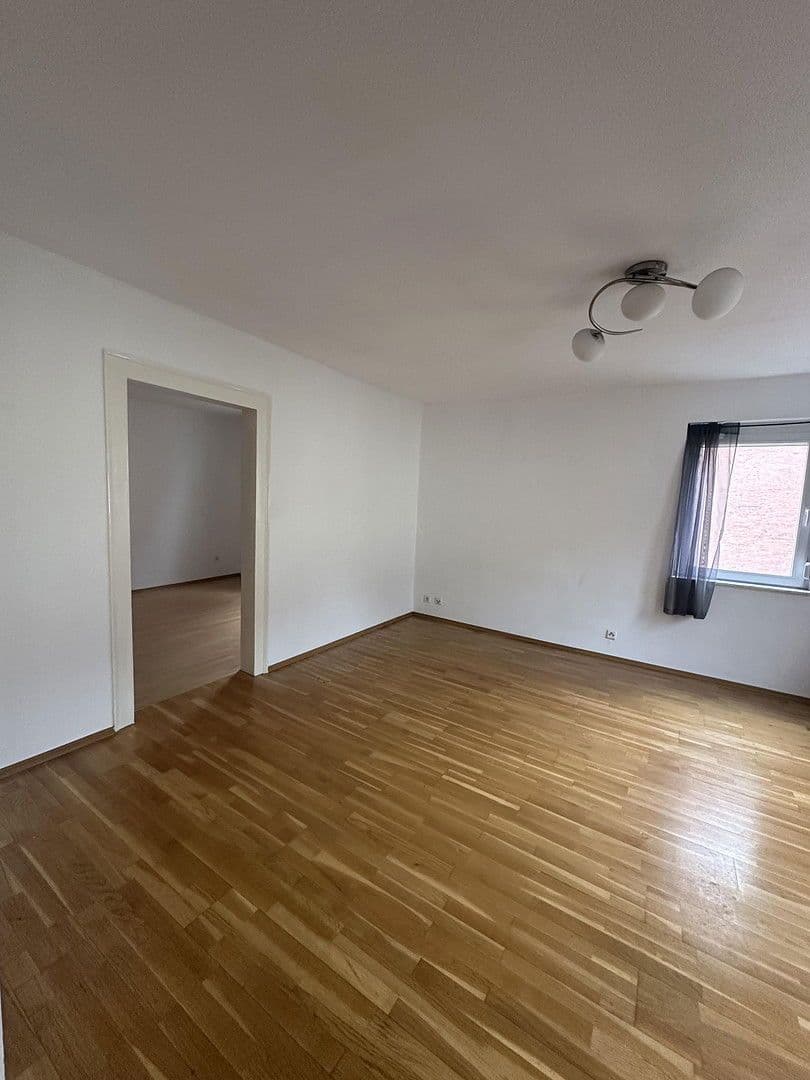 Pronájem domu 128 m², pozemek 71 m², Stuttgart, Bádensko-Württembersko Pronájem domu 128 m², pozemek 71 m², Stuttgart, Bádensko-Württembersko