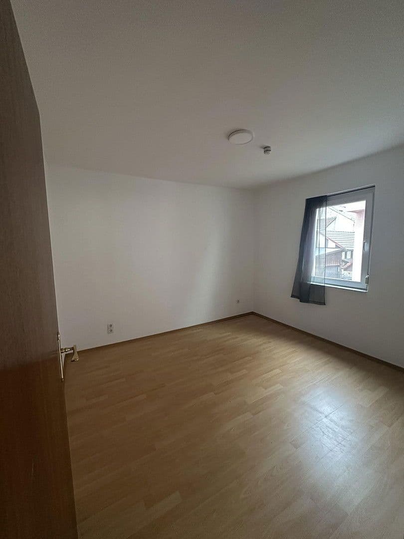 Pronájem domu 128 m², pozemek 71 m², Stuttgart, Bádensko-Württembersko Pronájem domu 128 m², pozemek 71 m², Stuttgart, Bádensko-Württembersko