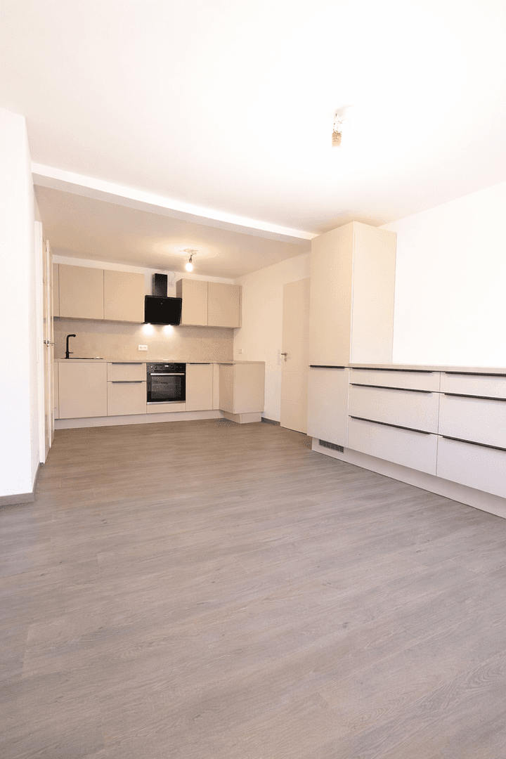 Pronájem bytu 4+1 103 m², Schlossstraße 36, Rauenberg, Bádensko-Württembersko Pronájem bytu 4+1 103 m², Schlossstraße 36, Rauenberg, Bádensko-Württembersko