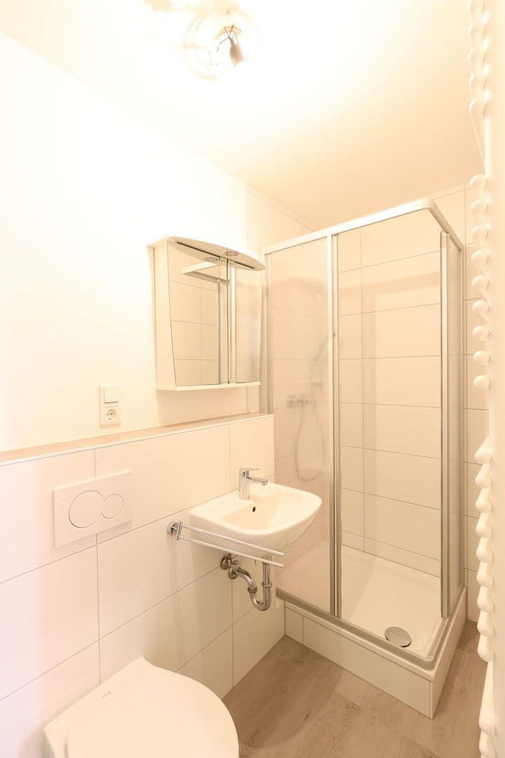 Pronájem bytu 4+1 103 m², Schlossstraße 36, Rauenberg, Bádensko-Württembersko Pronájem bytu 4+1 103 m², Schlossstraße 36, Rauenberg, Bádensko-Württembersko