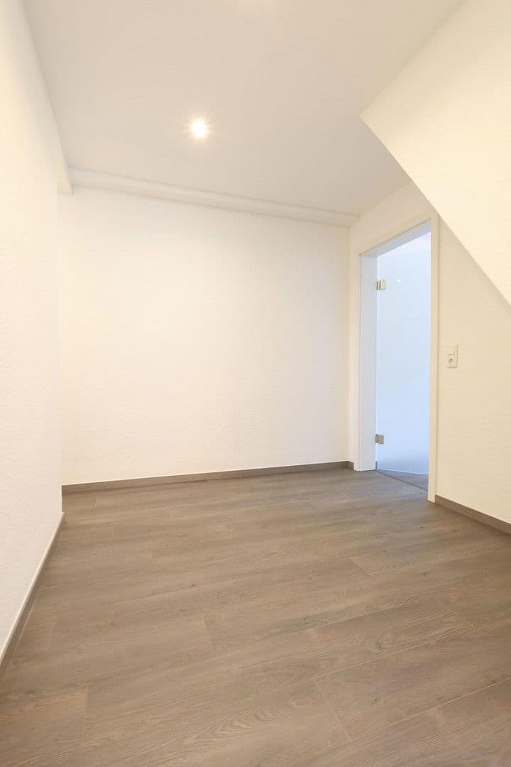 Pronájem bytu 4+1 103 m², Schlossstraße 36, Rauenberg, Bádensko-Württembersko Pronájem bytu 4+1 103 m², Schlossstraße 36, Rauenberg, Bádensko-Württembersko