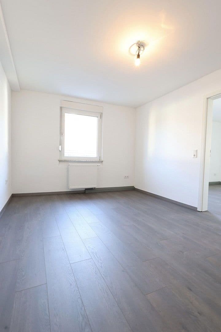 Pronájem bytu 4+1 103 m², Schlossstraße 36, Rauenberg, Bádensko-Württembersko Pronájem bytu 4+1 103 m², Schlossstraße 36, Rauenberg, Bádensko-Württembersko