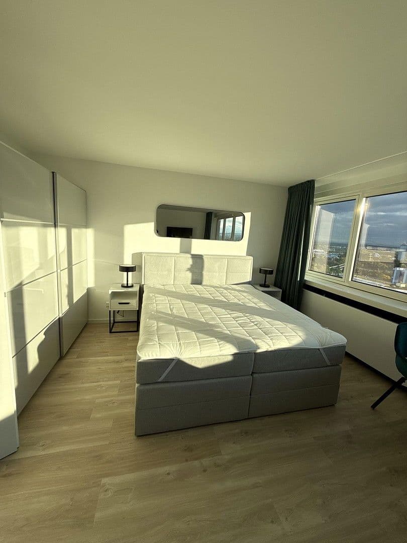 Pronájem bytu 1+1 39 m², Plieninger Straße 100, Stuttgart Möhringen, Bádensko-Württembersko Pronájem bytu 1+1 39 m², Plieninger Straße 100, Stuttgart Möhringen, Bádensko-Württembersko