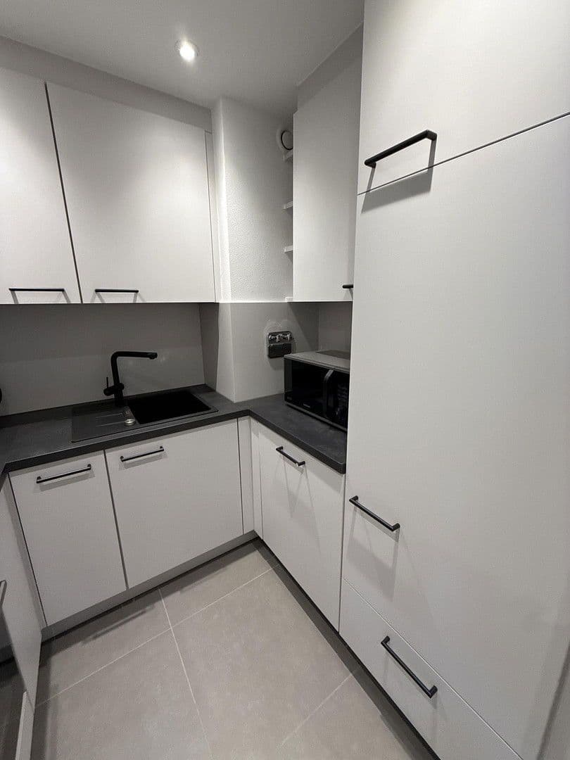 Pronájem bytu 1+1 39 m², Plieninger Straße 100, Stuttgart Möhringen, Bádensko-Württembersko Pronájem bytu 1+1 39 m², Plieninger Straße 100, Stuttgart Möhringen, Bádensko-Württembersko