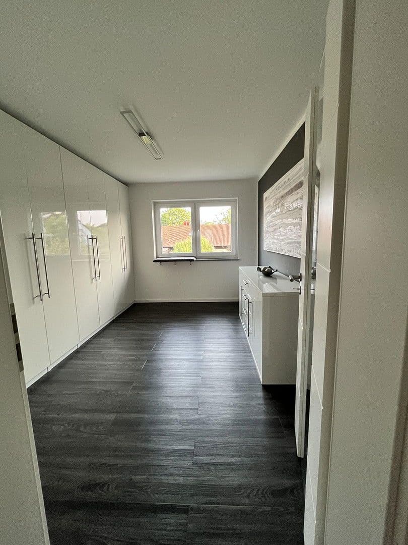 Prodej domu 165 m², pozemek 380 m², Ringstraße 7, Brunnthal, Bavorsko Prodej domu 165 m², pozemek 380 m², Ringstraße 7, Brunnthal, Bavorsko