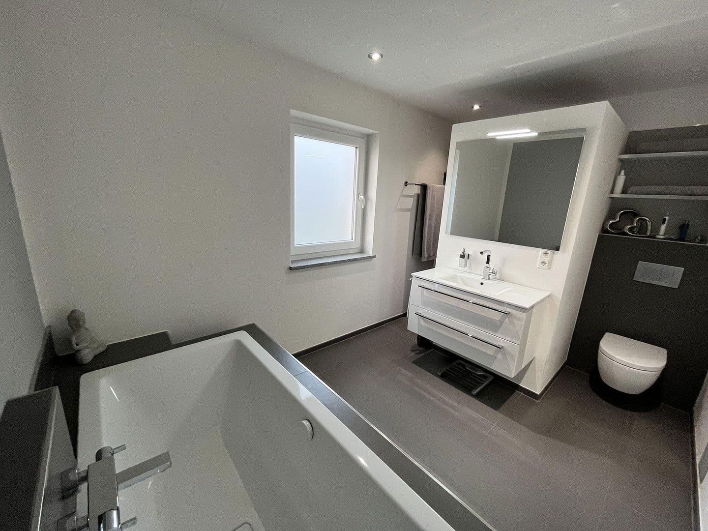 Prodej domu 165 m², pozemek 380 m², Ringstraße 7, Brunnthal, Bavorsko Prodej domu 165 m², pozemek 380 m², Ringstraße 7, Brunnthal, Bavorsko