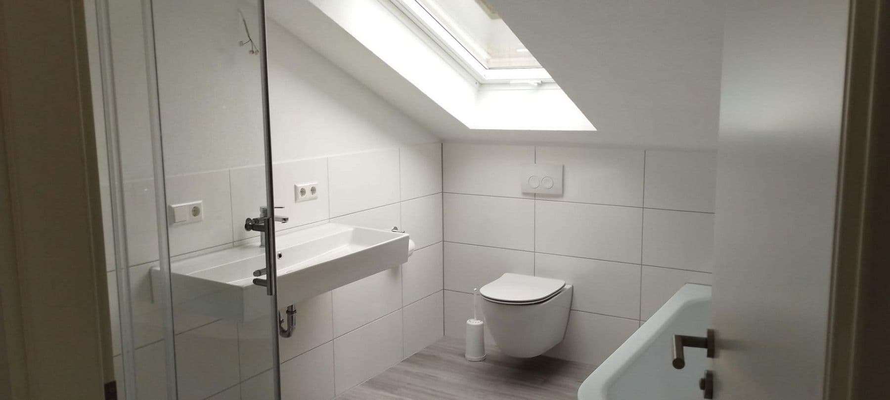 Prodej domu 306 m², pozemek 452 m², Bad Ditzenbach, Bádensko-Württembersko Prodej domu 306 m², pozemek 452 m², Bad Ditzenbach, Bádensko-Württembersko