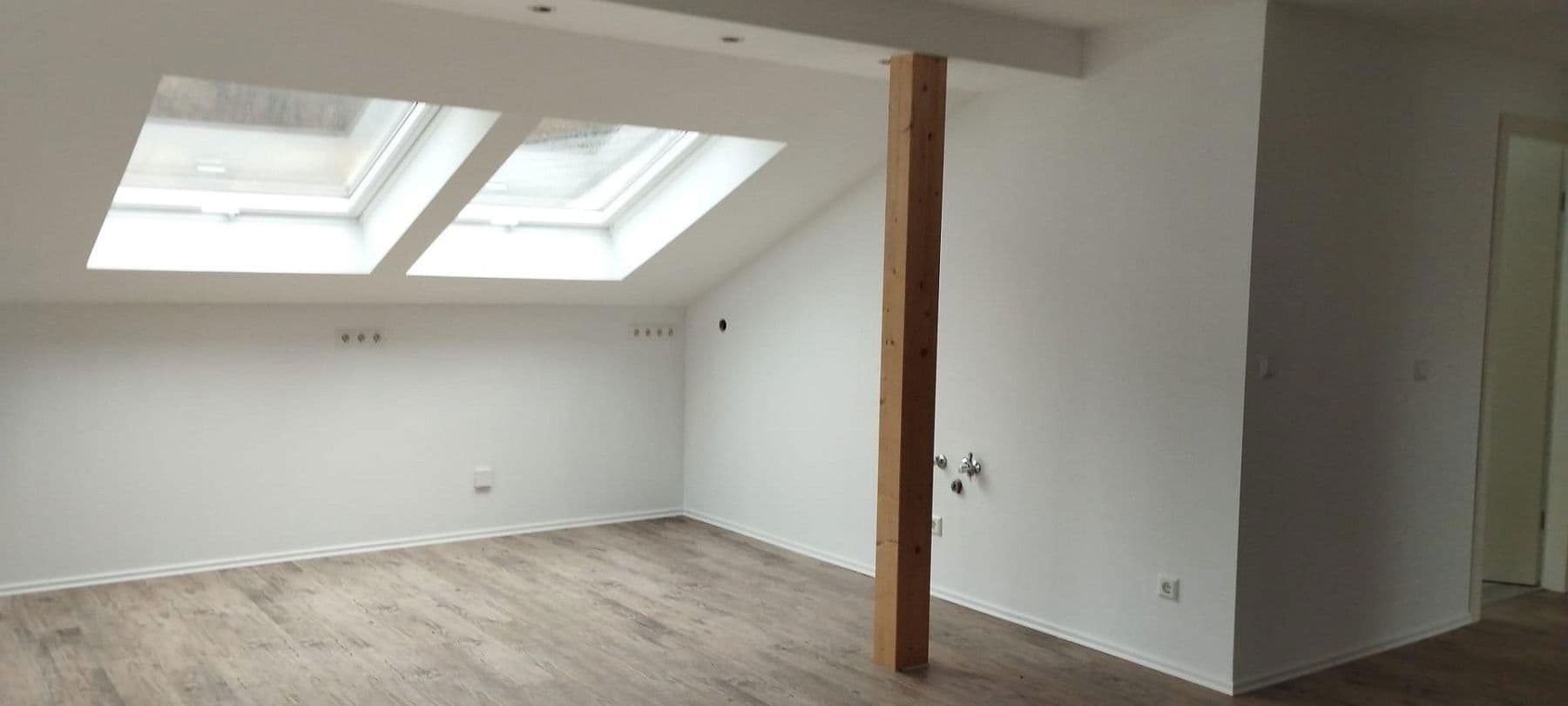 Prodej domu 306 m², pozemek 452 m², Bad Ditzenbach, Bádensko-Württembersko Prodej domu 306 m², pozemek 452 m², Bad Ditzenbach, Bádensko-Württembersko