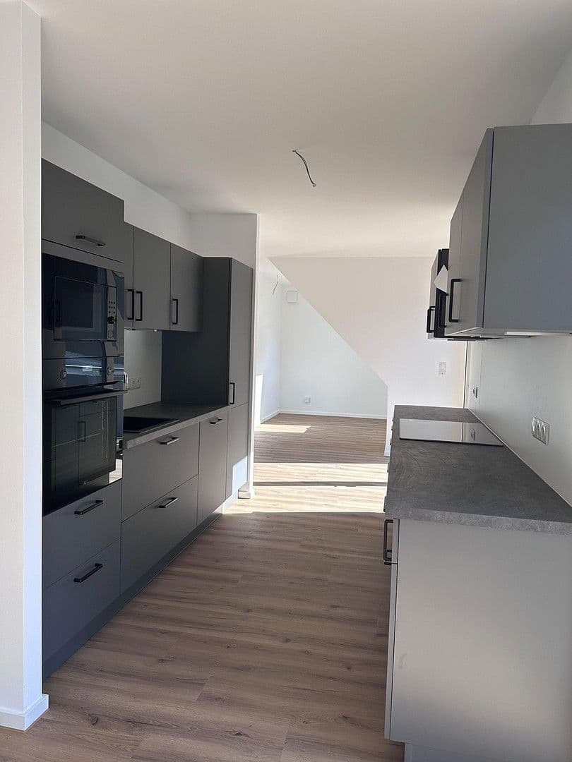 Pronájem bytu 3+1 98 m², Schlossstraße 63, Andernach, Porýní-Falc Pronájem bytu 3+1 98 m², Schlossstraße 63, Andernach, Porýní-Falc