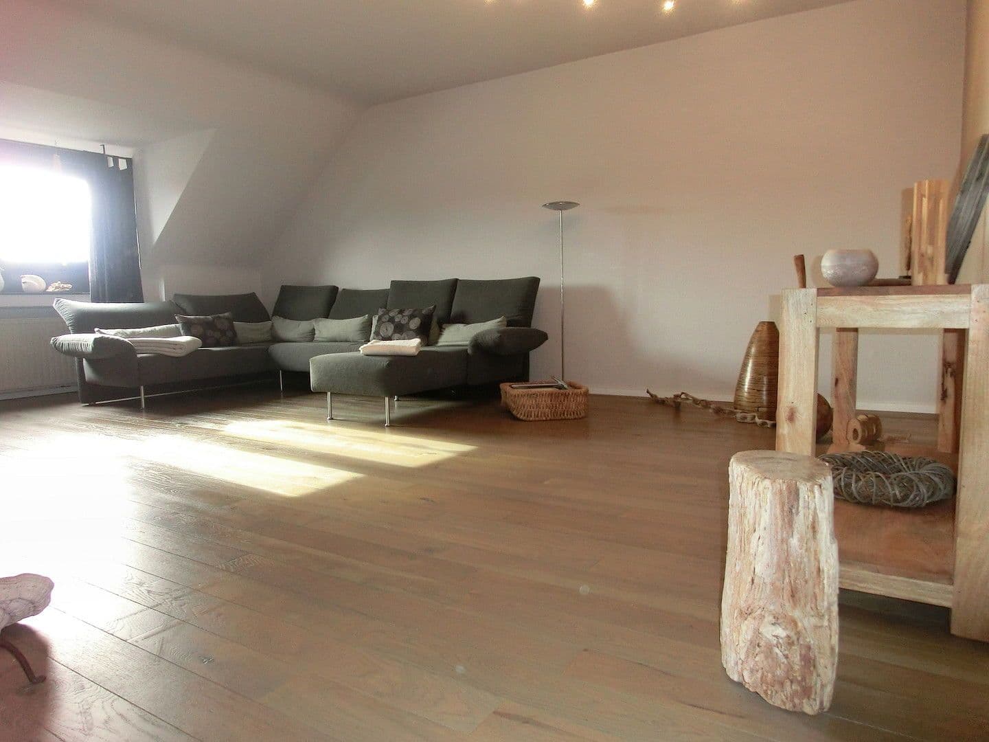 Pronájem bytu 4+1 131 m², Kunibertusplatz 7, Erftstadt, Severní Porýní-Vestfálsko Pronájem bytu 4+1 131 m², Kunibertusplatz 7, Erftstadt, Severní Porýní-Vestfálsko