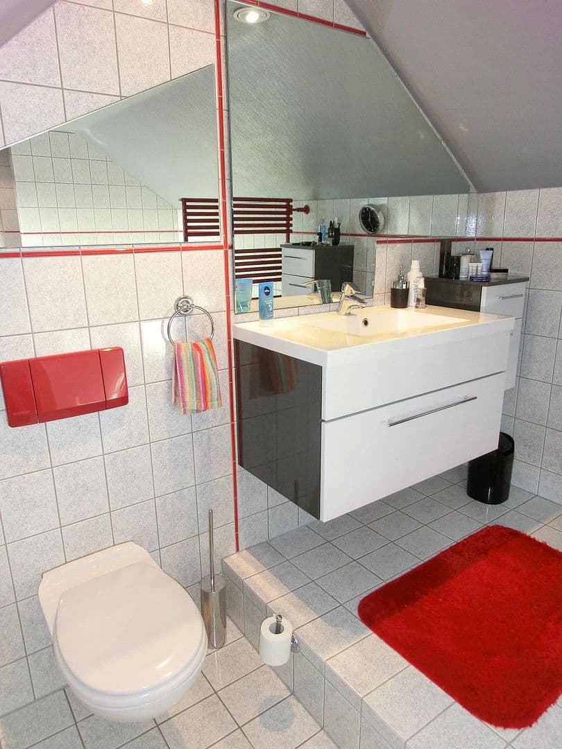 Pronájem bytu 4+1 131 m², Kunibertusplatz 7, Erftstadt, Severní Porýní-Vestfálsko Pronájem bytu 4+1 131 m², Kunibertusplatz 7, Erftstadt, Severní Porýní-Vestfálsko