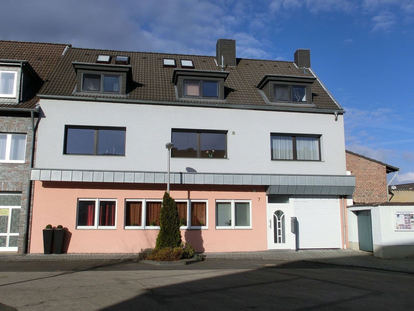 Pronájem bytu 4+1 131 m², Kunibertusplatz 7, Erftstadt, Severní Porýní-Vestfálsko Pronájem bytu 4+1 131 m², Kunibertusplatz 7, Erftstadt, Severní Porýní-Vestfálsko