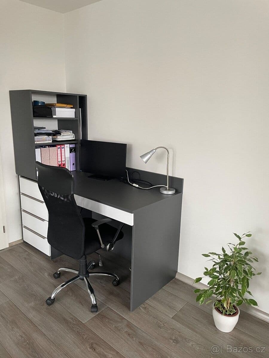 Pronájem bytu 1+kk 53 m², Na Spravedlnosti, Pardubice, Pardubický kraj Pronájem bytu 1+kk 53 m², Na Spravedlnosti, Pardubice, Pardubický kraj