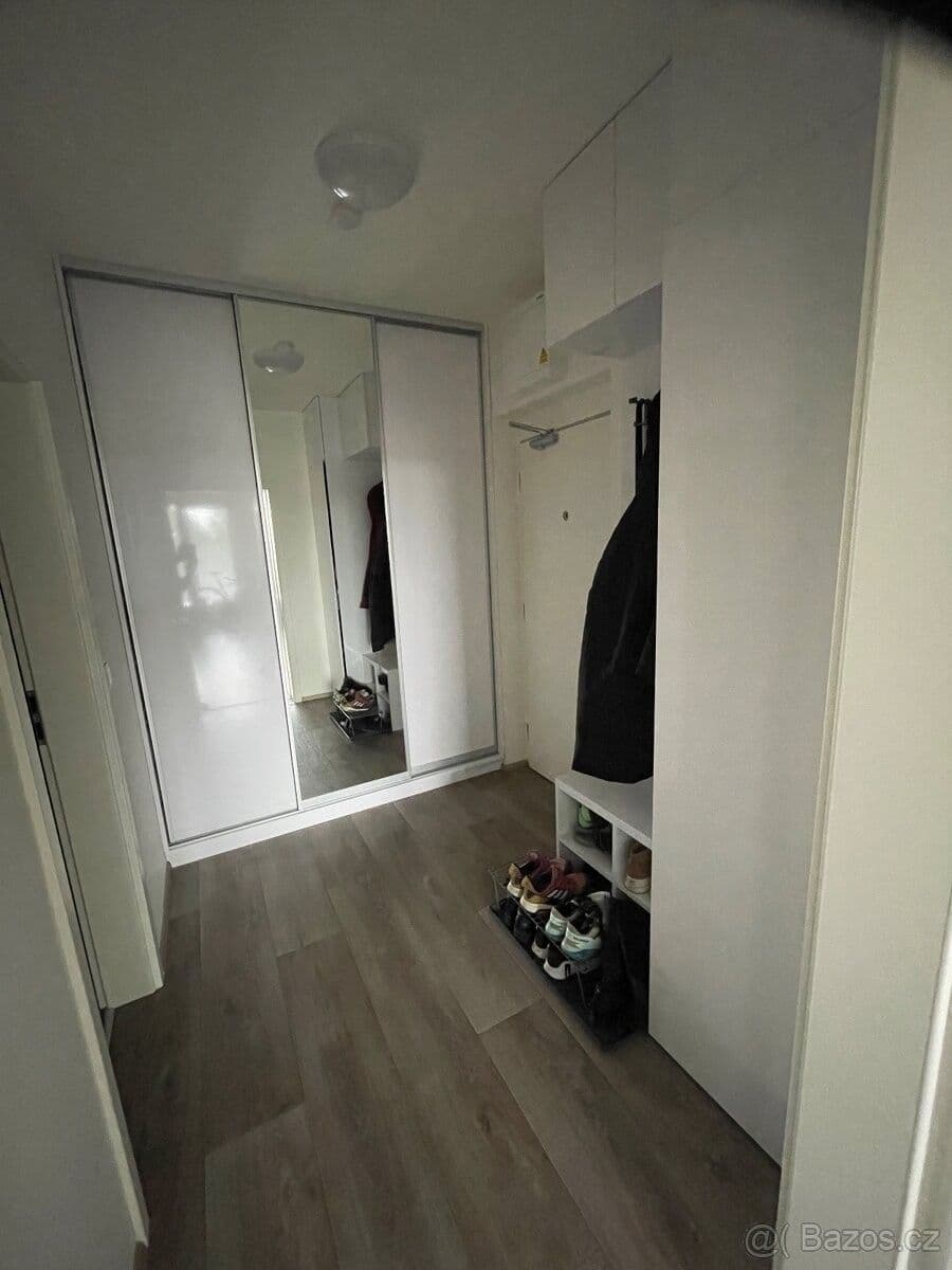 Pronájem bytu 1+kk 53 m², Na Spravedlnosti, Pardubice, Pardubický kraj Pronájem bytu 1+kk 53 m², Na Spravedlnosti, Pardubice, Pardubický kraj