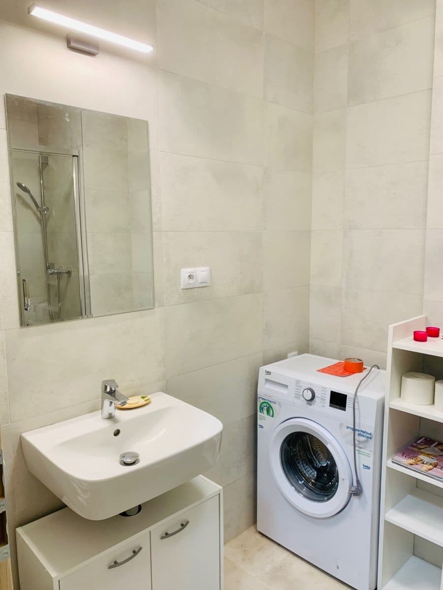 Pronájem bytu 1+kk 35 m², Jurkovičova, Praha, Praha Pronájem bytu 1+kk 35 m², Jurkovičova, Praha, Praha