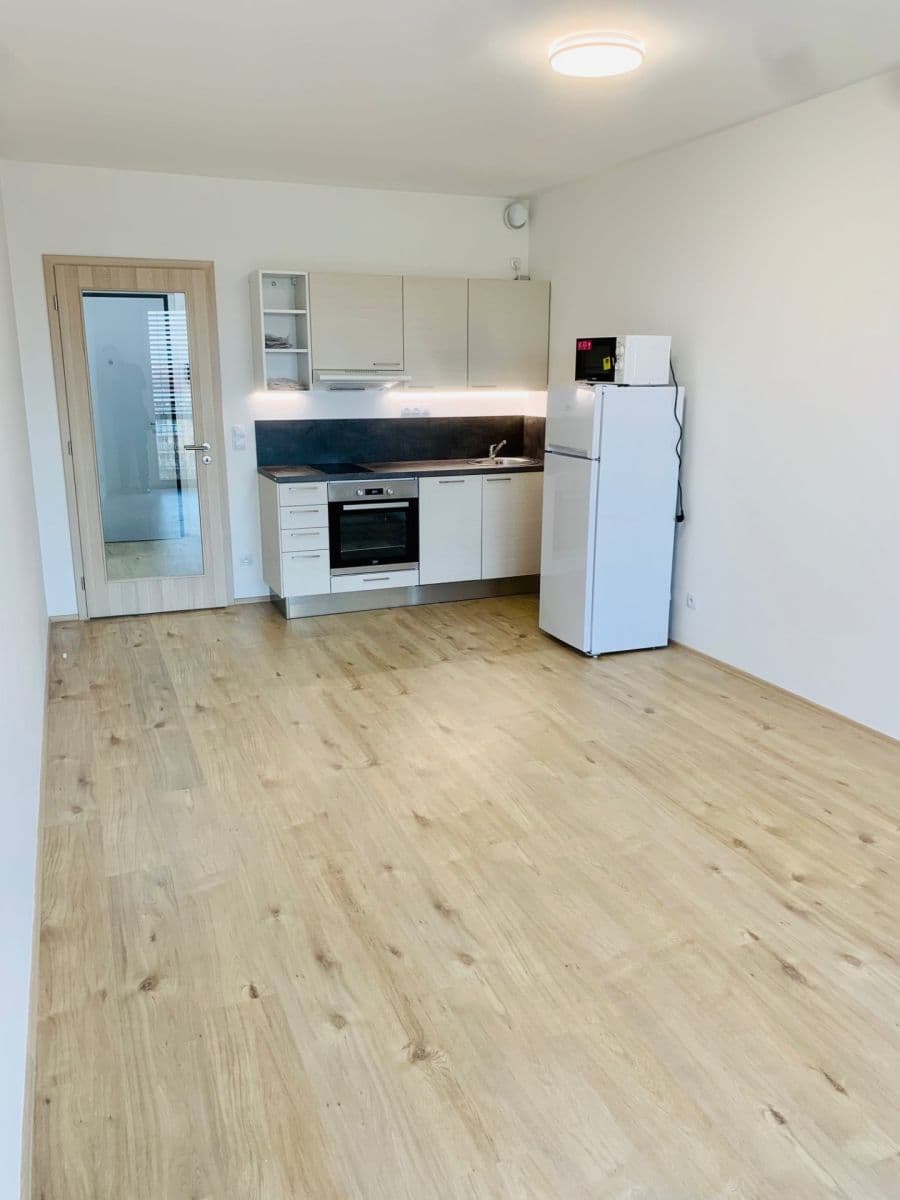 Pronájem bytu 1+kk 35 m², Jurkovičova, Praha, Praha Pronájem bytu 1+kk 35 m², Jurkovičova, Praha, Praha