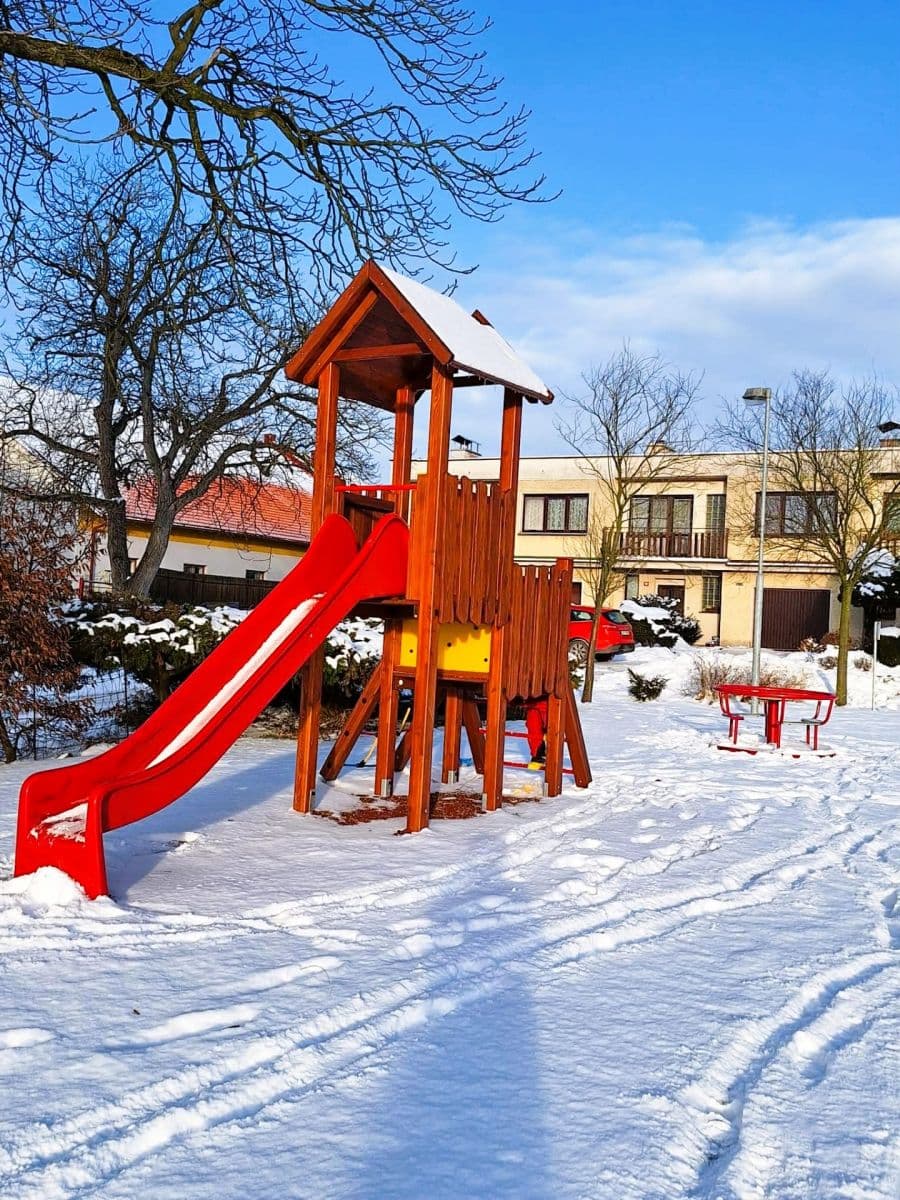 Prodej pozemku 928 m², Velká Jesenice, Královéhradecký kraj Prodej pozemku 928 m², Velká Jesenice, Královéhradecký kraj