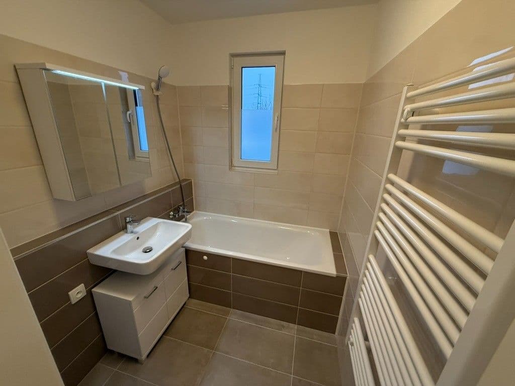 Pronájem bytu 1+kk 37 m², Vestecká, Nehvizdy, Středočeský kraj Pronájem bytu 1+kk 37 m², Vestecká, Nehvizdy, Středočeský kraj