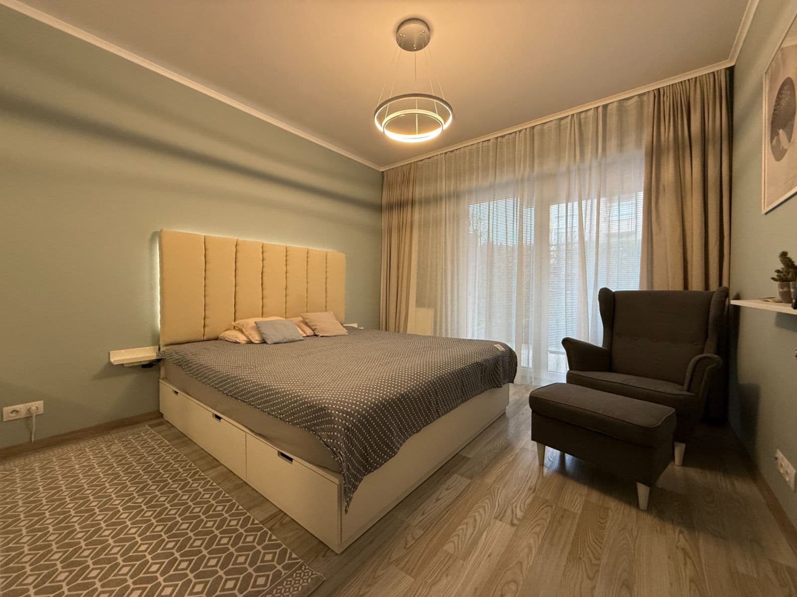 Pronájem bytu 2+kk 52 m², Hlučkova, Praha, Praha Pronájem bytu 2+kk 52 m², Hlučkova, Praha, Praha