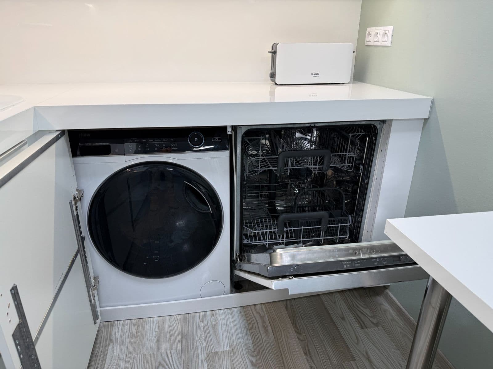 Pronájem bytu 2+kk 52 m², Hlučkova, Praha, Praha Pronájem bytu 2+kk 52 m², Hlučkova, Praha, Praha