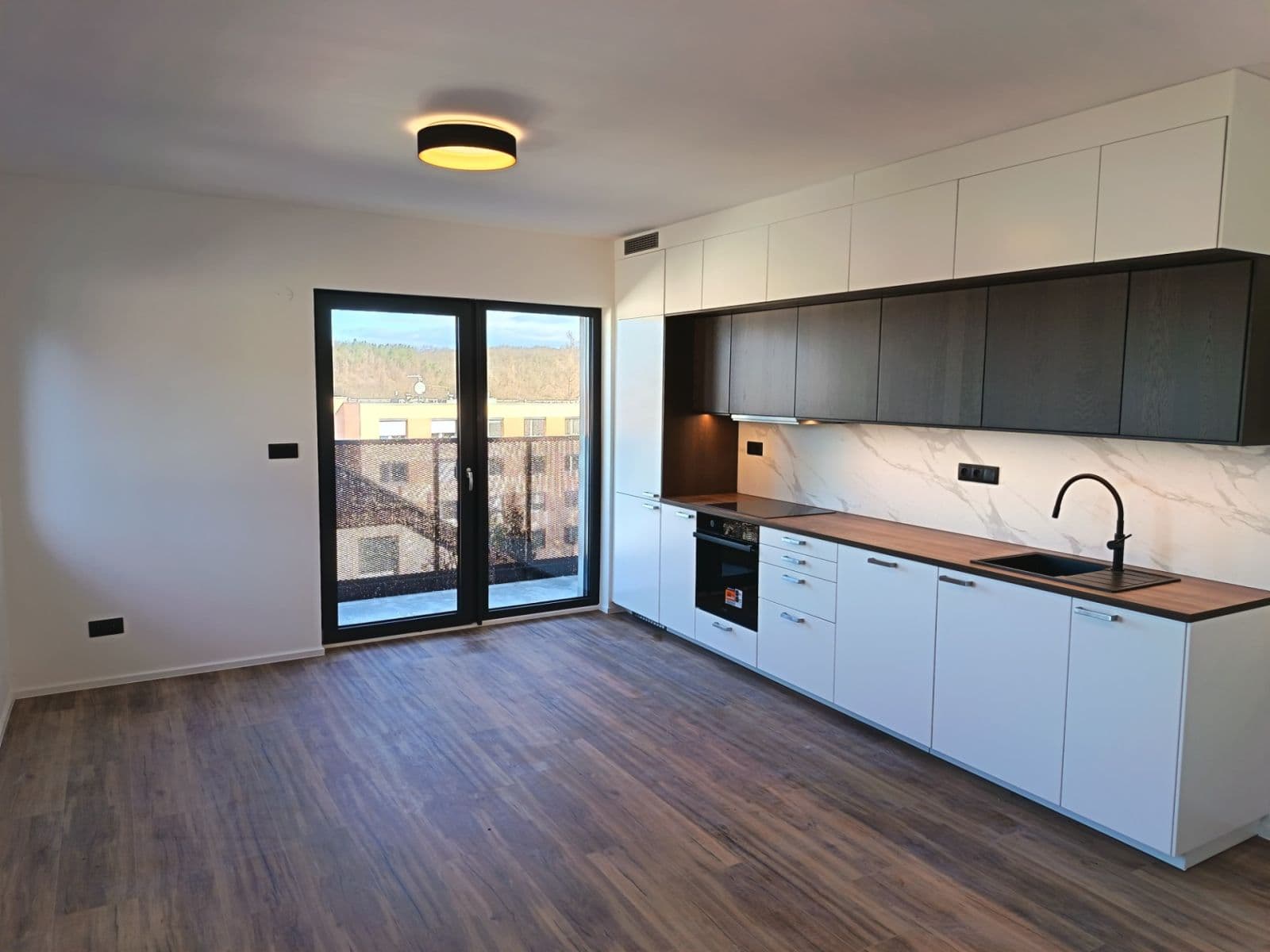 Pronájem bytu 2+kk 50 m², Podedvorská, Praha, Praha Pronájem bytu 2+kk 50 m², Podedvorská, Praha, Praha