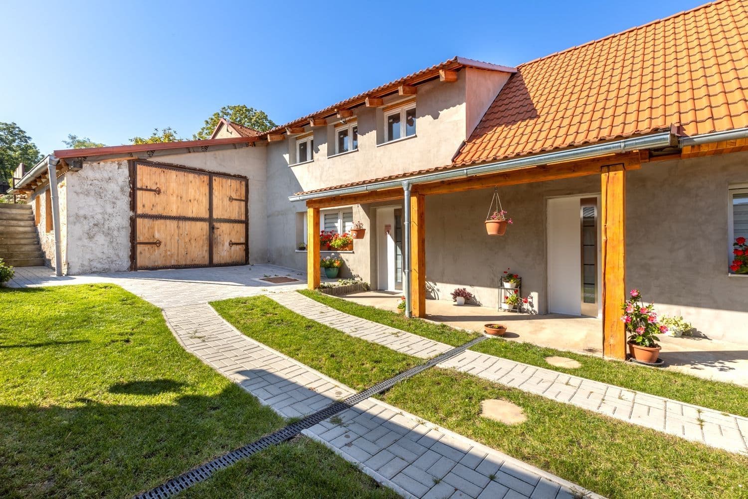 Prodej domu 220 m², pozemek 1.370 m², Louny, Ústecký kraj Prodej domu 220 m², pozemek 1.370 m², Louny, Ústecký kraj