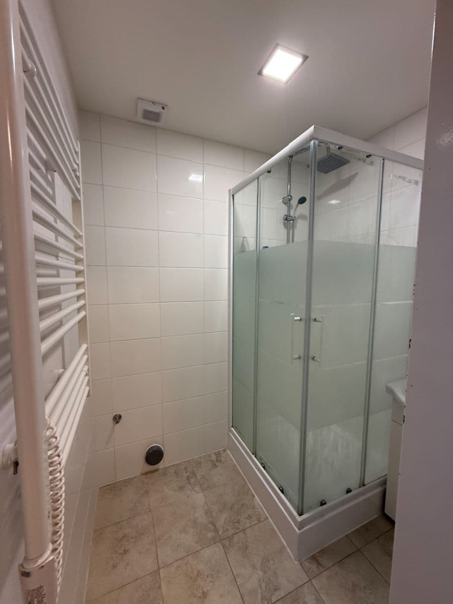 Pronájem bytu 3+kk 56 m², Světova, Praha, Praha Pronájem bytu 3+kk 56 m², Světova, Praha, Praha