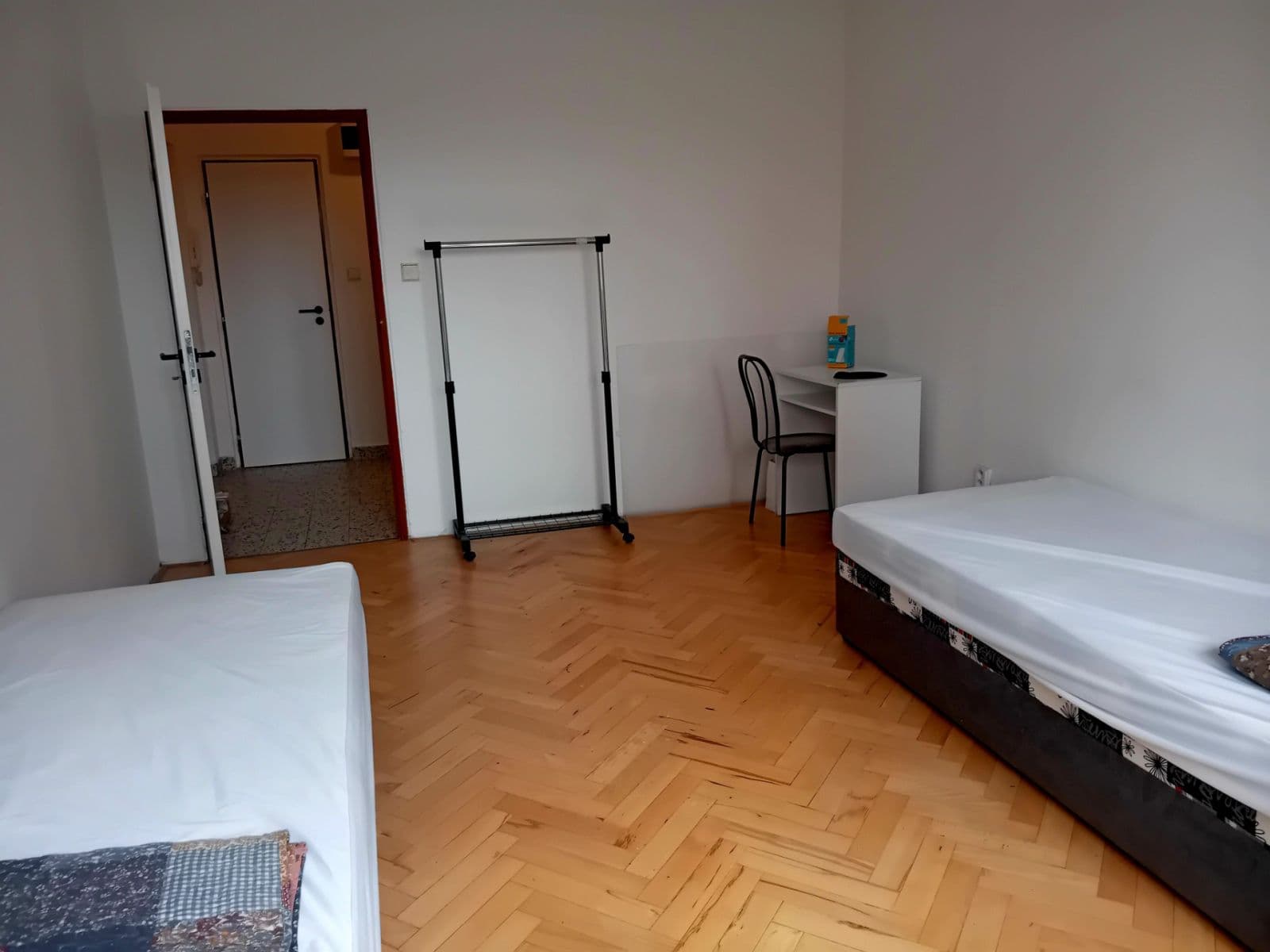 Pronájem bytu 3+1 72 m², Jahodová, Praha, Praha Pronájem bytu 3+1 72 m², Jahodová, Praha, Praha