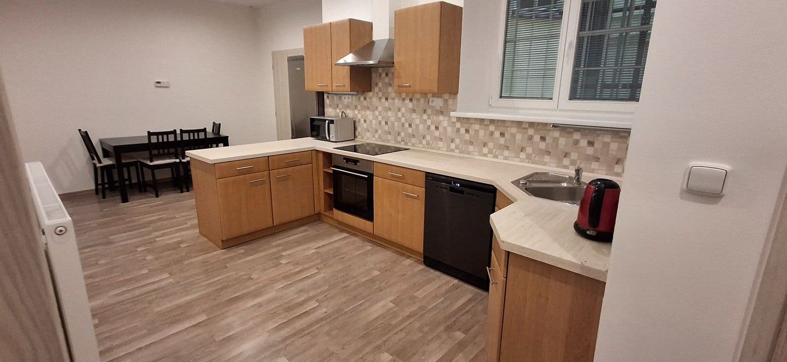 Pronájem bytu 2+1 71 m², Tusarova, Praha, Praha Pronájem bytu 2+1 71 m², Tusarova, Praha, Praha