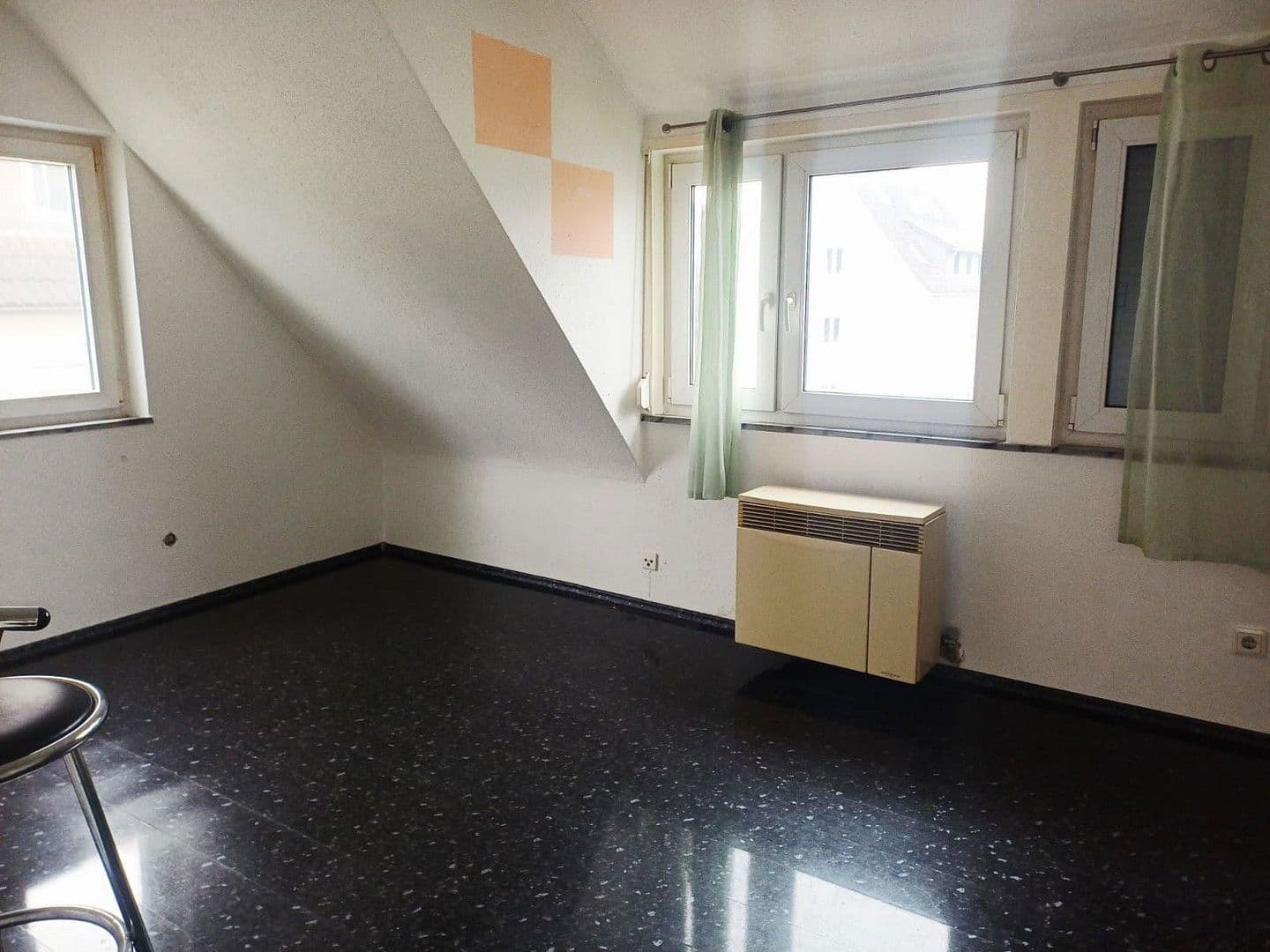 Prodej domu 177 m², pozemek 442 m², Stuttgart, Bádensko-Württembersko Prodej domu 177 m², pozemek 442 m², Stuttgart, Bádensko-Württembersko