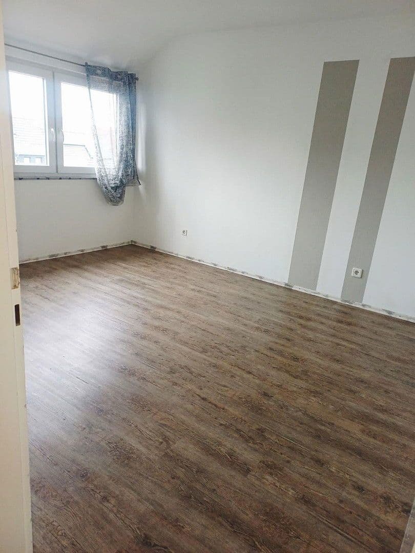 Prodej domu 177 m², pozemek 442 m², Stuttgart, Bádensko-Württembersko Prodej domu 177 m², pozemek 442 m², Stuttgart, Bádensko-Württembersko