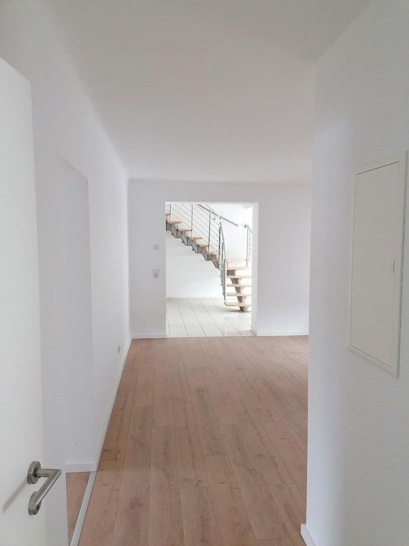 Pronájem bytu 4+1 130 m², Ludweilerstraße 20, Großrosseln, Země Sársko Pronájem bytu 4+1 130 m², Ludweilerstraße 20, Großrosseln, Země Sársko