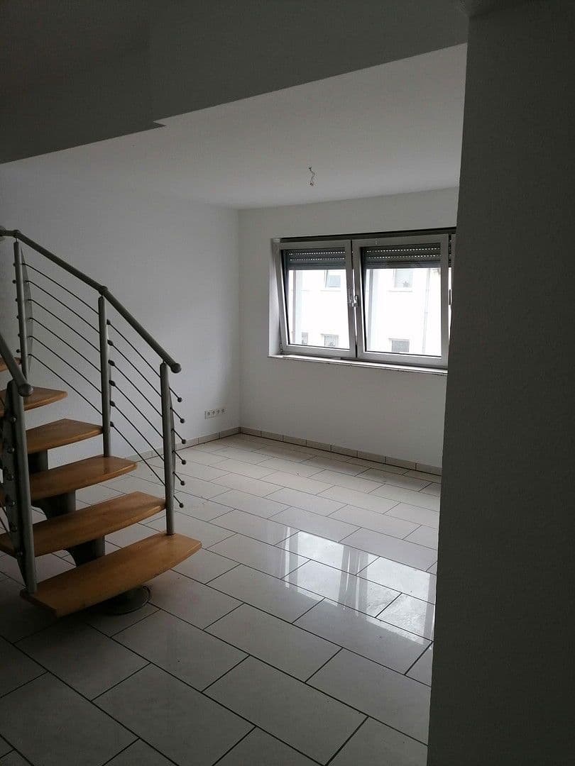 Pronájem bytu 4+1 130 m², Ludweilerstraße 20, Großrosseln, Země Sársko Pronájem bytu 4+1 130 m², Ludweilerstraße 20, Großrosseln, Země Sársko